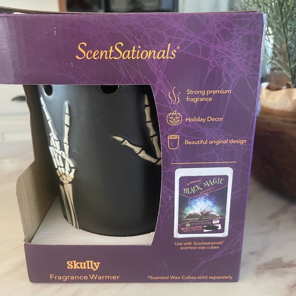 SCENTSATIONALS HALLOWEEN "SKULLY" FRAGRANCE WARMER NEW IN BOX - Picture 2 of 7